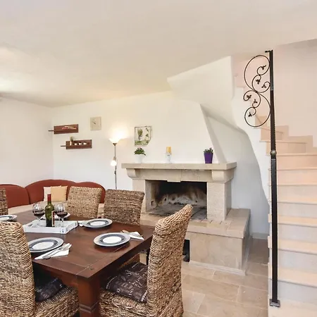 펜션 Three-bedroom In 푸치스차